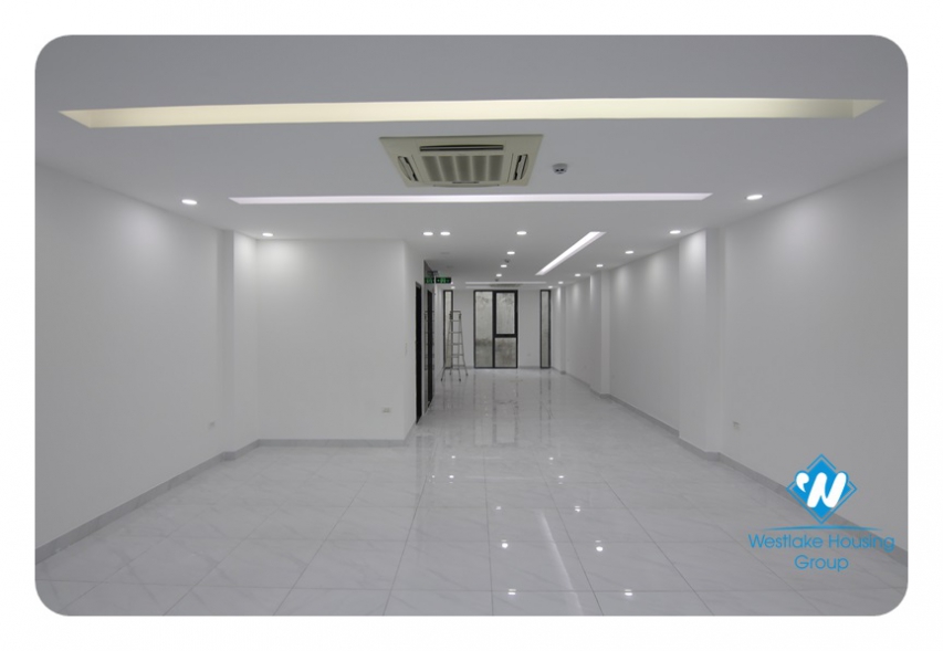 Office for rent on Kim Ma Thuong Street